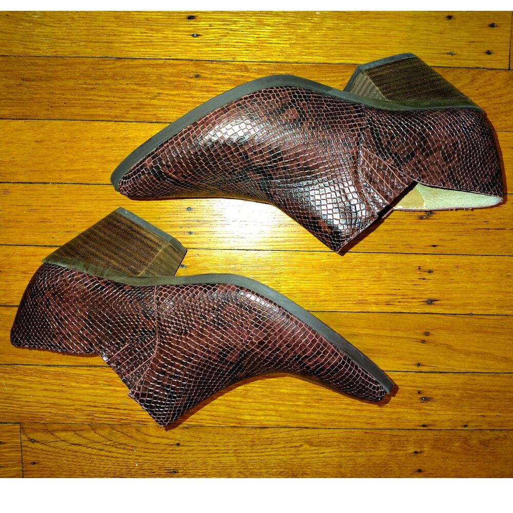 Lucky Brand NWOT Tabea Snakeskin Booties Sz 9.5